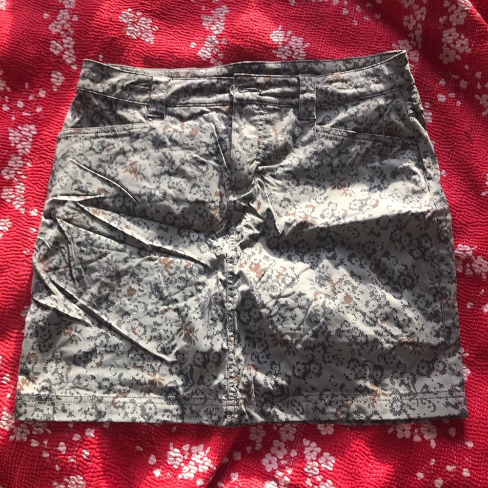 Eddie Bauer skirt with shirts